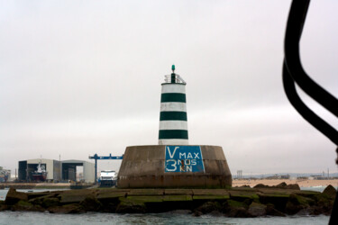 Photographie intitulée "Light house in Peni…" par Fatima Fernandes, Œuvre d'art originale, Photographie numérique