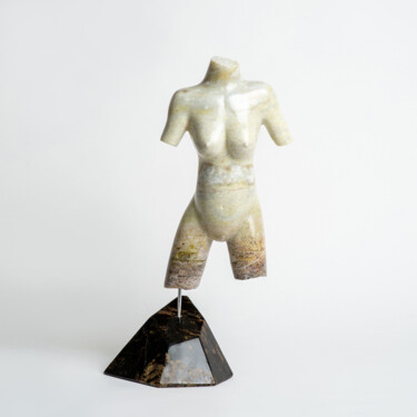 Scultura intitolato "Mujer desnuda" da Felipe Cesar D'Oliveira, Opera d'arte originale, Pietra