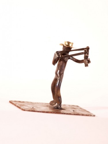 Sculpture titled "niño con honda" by Adrian Fermandois, Original Artwork, Metals