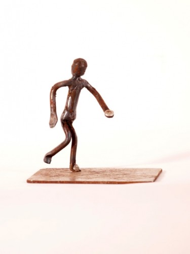 Escultura titulada "jugando al luche" por Adrian Fermandois, Obra de arte original, Metales