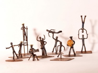 Escultura titulada "conjunto" por Adrian Fermandois, Obra de arte original, Metales