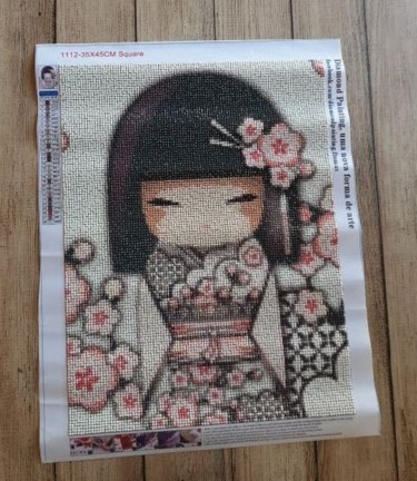 Boneca Japonesa Collages intitulée "Boneca Japonesa" par Fernanda Viegas, Œuvre d'art originale, Collages