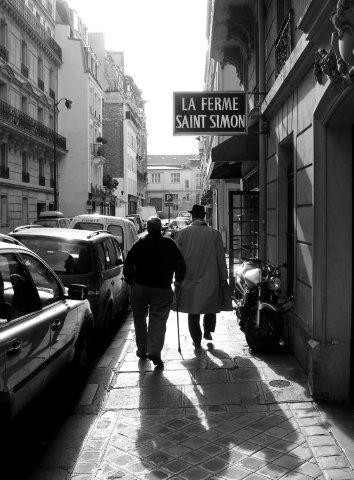 Photographie intitulée "Rue St Simon" par Francois-Henri Louchet, Œuvre d'art originale