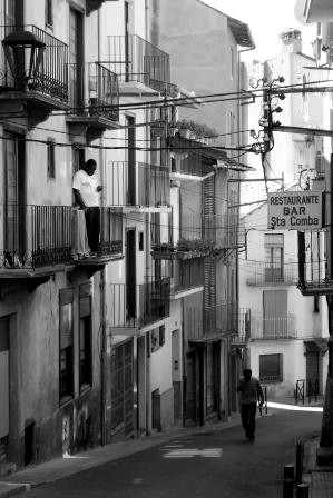 Photographie intitulée "Balcons catalans" par Francois-Henri Louchet, Œuvre d'art originale