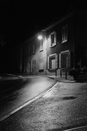 Photographie intitulée "St Martin de nuit" par Francois-Henri Louchet, Œuvre d'art originale