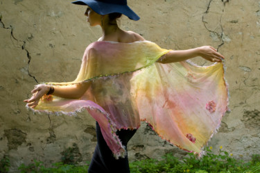 纺织艺术 标题为“Mantelet  poudré va…” 由Fidelie Cardi, 原创艺术品