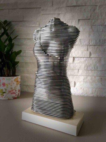 Sculptuur getiteld "La Musa (19)" door Filippo Pietro Castrovinci, Origineel Kunstwerk, Metalen