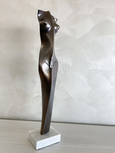 Sculpture titled "La Venere" by Filippo Pietro Castrovinci, Original Artwork, Metals