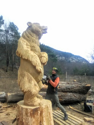 Скульптура под названием "Резьба медведя бенз…" - Владимир Филатов, Подлинное произведение искусства, Дерево