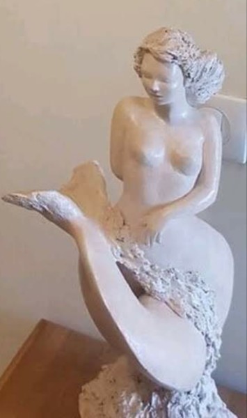 Sculptuur getiteld "Sirène au rocher" door Jeanine Fitou Valens, Origineel Kunstwerk, Terra cotta