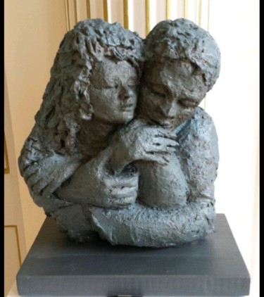 Скульптура под названием "Tendresse" - Jeanine Fitou Valens, Подлинное произведение искусства, Терракота