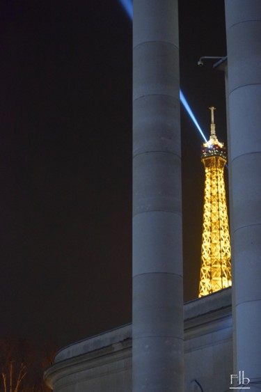 Photographie intitulée "La Tour Eiffel" par Florence Barre, Œuvre d'art originale