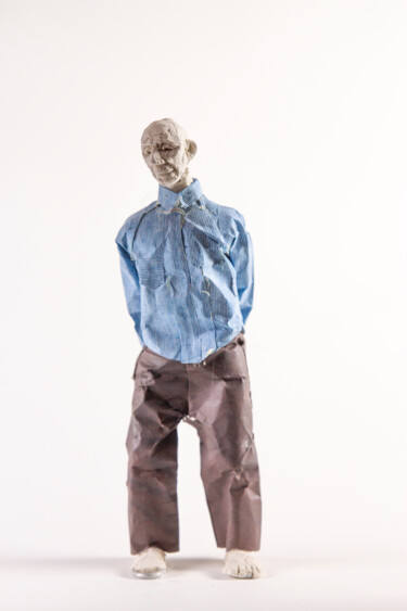 Скульптура под названием "Paper Puppet 7" - Fleur Elise Noble, Подлинное произведение искусства, Глина