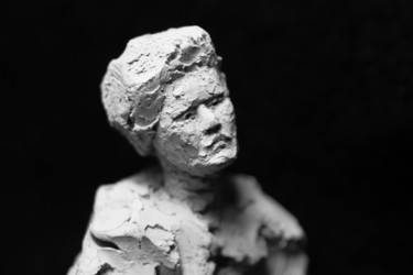 Sculpture titled "Clay Face 25" by Fleur Elise Noble, Original Artwork, Terra cotta