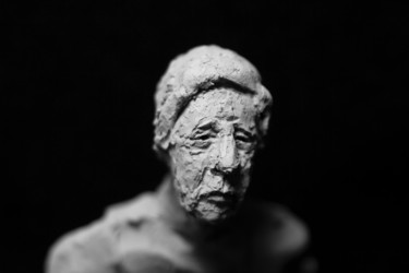 Sculptuur getiteld "Clay Face 43" door Fleur Elise Noble, Origineel Kunstwerk, Terra cotta