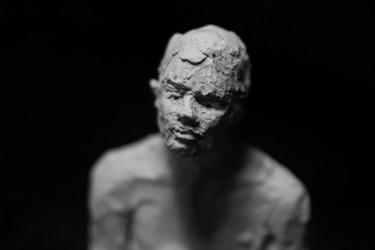 Sculptuur getiteld "Clay Face 52" door Fleur Elise Noble, Origineel Kunstwerk, Terra cotta