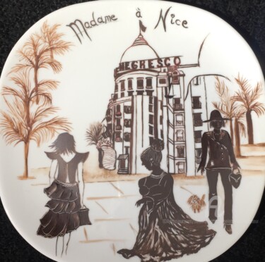 Design titled "Madame à Nice" by Fleurlise Artiste Peintre Et Sculpteur, Original Artwork, Table art