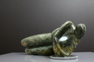 Sculpture intitulée "RÊVEUSE" par Florence   Duet, Œuvre d'art originale, Pierre