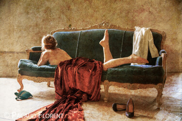 Fotografia intitolato "Femme au Sofa n°8" da Florent Pacaud, Opera d'arte originale, Fotografia manipolata