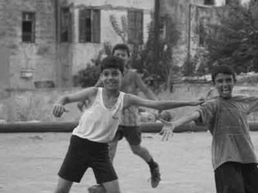 Photographie intitulée "Enfants du Liban" par Florent Dorer, Œuvre d'art originale