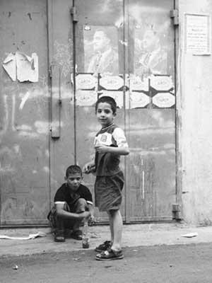 Photographie intitulée "Enfants_du_Liban_05…" par Florent Dorer, Œuvre d'art originale