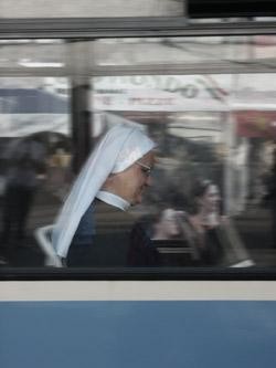 Photographie intitulée "Tram - Zagreb" par Florent Dorer, Œuvre d'art originale