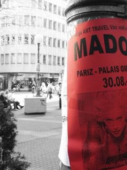 Photographie intitulée "Madona -Zagreb" par Florent Dorer, Œuvre d'art originale
