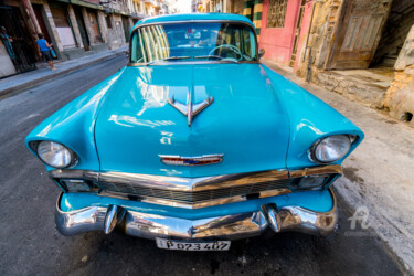 Fotografia intitolato "The blue Chevrolet" da Robert Agoston, Opera d'arte originale, Fotografia digitale