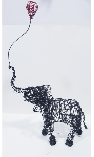 Escultura titulada "L'Éléphant au ballon" por Fourat Jomni, Obra de arte original, Alambre