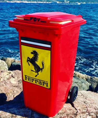Sculpture titled "CARBAGE "FERRARI"" by ⭐️Fov⭐️, Original Artwork, Plastic