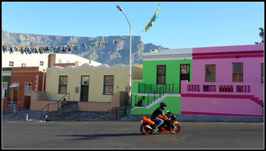 Photographie intitulée "Bo-Kaap Cape Town 2…" par Florence Pouget-Landrieu, Œuvre d'art originale