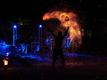 Photographie intitulée "Pyrotechnie 2" par Florence Pouget-Landrieu, Œuvre d'art originale, Photographie numérique