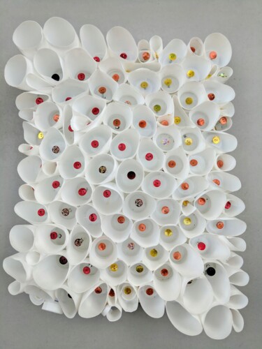 Sculpture titled "BeeHiVis" by Francesca Busca, Original Artwork, Plastic