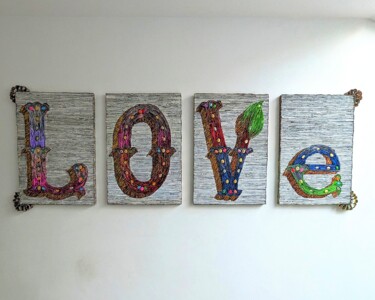 Скульптура под названием "LOVE is Vegan" - Francesca Busca, Подлинное произведение искусства, Бумага