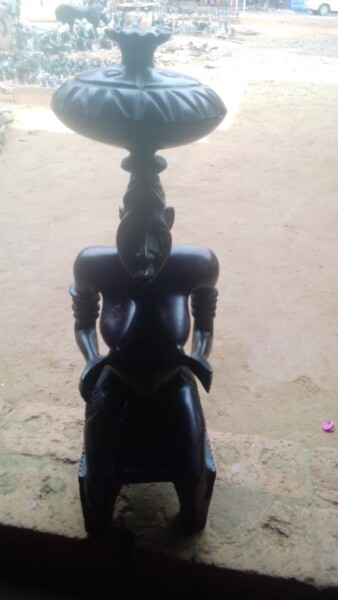 Sculpture intitulée "Old Himba Lady" par Frank Mhukayesango, Œuvre d'art originale, Bois