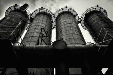 Photographie intitulée "Industrial Beauty I" par Frank Verreyken, Œuvre d'art originale, Photographie numérique