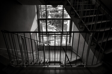 Фотография под названием "Stairs with a view" - Frank Verreyken, Подлинное произведение искусства, Цифровая фотография