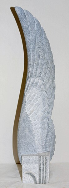 Скульптура под названием "Flügel Siebenunddre…" - Franz Berger, Подлинное произведение искусства, Камень