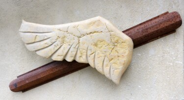 Скульптура под названием "Flügel Dreiunddreis…" - Franz Berger, Подлинное произведение искусства, Камень Установлен на Металл