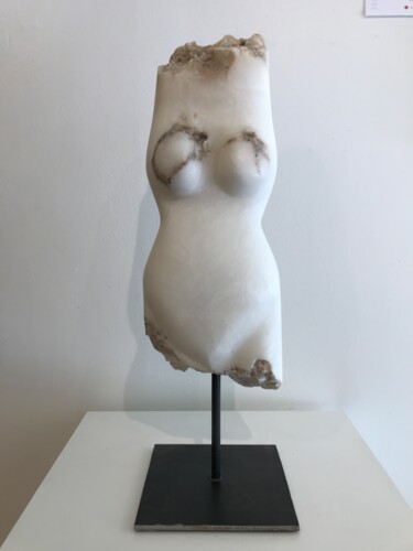 Skulptur mit dem Titel "Wan" von Fraser Paterson, Original-Kunstwerk, Stein