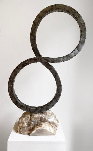 Sculpture intitulée ""Stitches In Time"" par Fraser Paterson, Œuvre d'art originale, Métaux