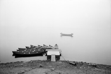 Fotografia intitulada "Canoés" por Frédéric Duchesnay, Obras de arte originais, Fotografia de filme