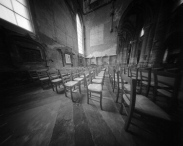 Photographie intitulée "Les chaises" par Frédéric Duchesnay, Œuvre d'art originale, Photographie argentique