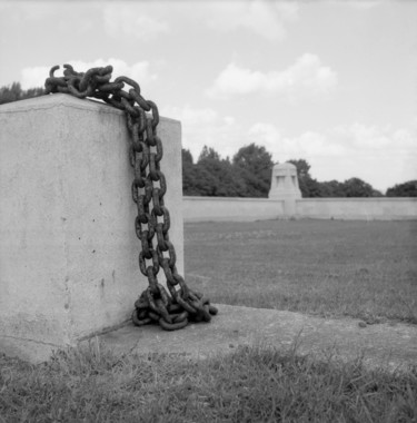 Fotografia intitulada "chaine" por Frédéric Duchesnay, Obras de arte originais, Fotografia de filme