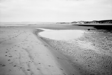 Photographie intitulée "La plage de sable" par Frédéric Duchesnay, Œuvre d'art originale, Photographie argentique