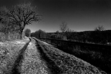 Photographie intitulée "Chemin à la campagne" par Frédéric Duchesnay, Œuvre d'art originale, Photographie argentique