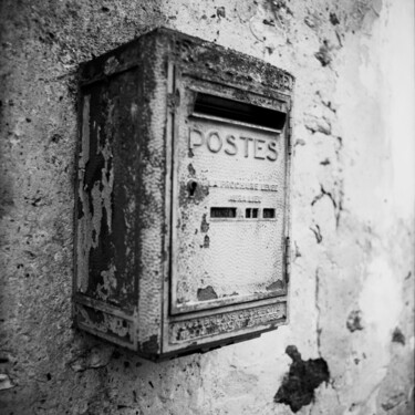Fotografia zatytułowany „Letter box” autorstwa Frédéric Duchesnay, Oryginalna praca, Fotografia filmowa