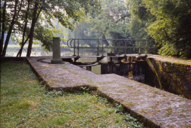 Fotografie getiteld "L'écluse." door Frédéric Duchesnay, Origineel Kunstwerk, Film fotografie