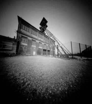 Photography titled "Le chevalement" by Frédéric Duchesnay, Original Artwork, Analog photography