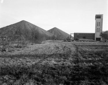 Photography titled "Loos en Gohelle" by Frédéric Duchesnay, Original Artwork, Analog photography